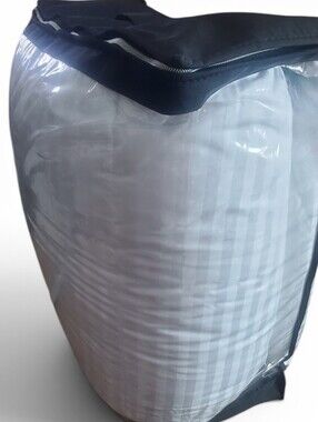 New Made For Westin Hotels & Resorts Down Alternative Duvet. Size Queen.